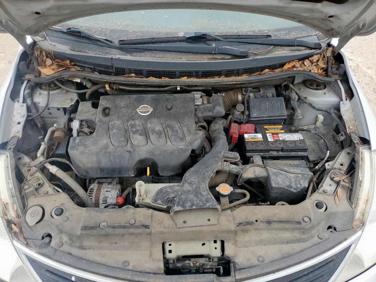 NISSAN VERSA 2010 — 12