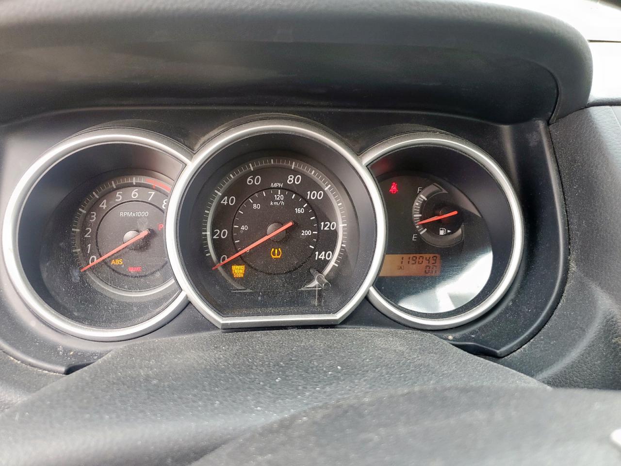 NISSAN VERSA 2010 — 10