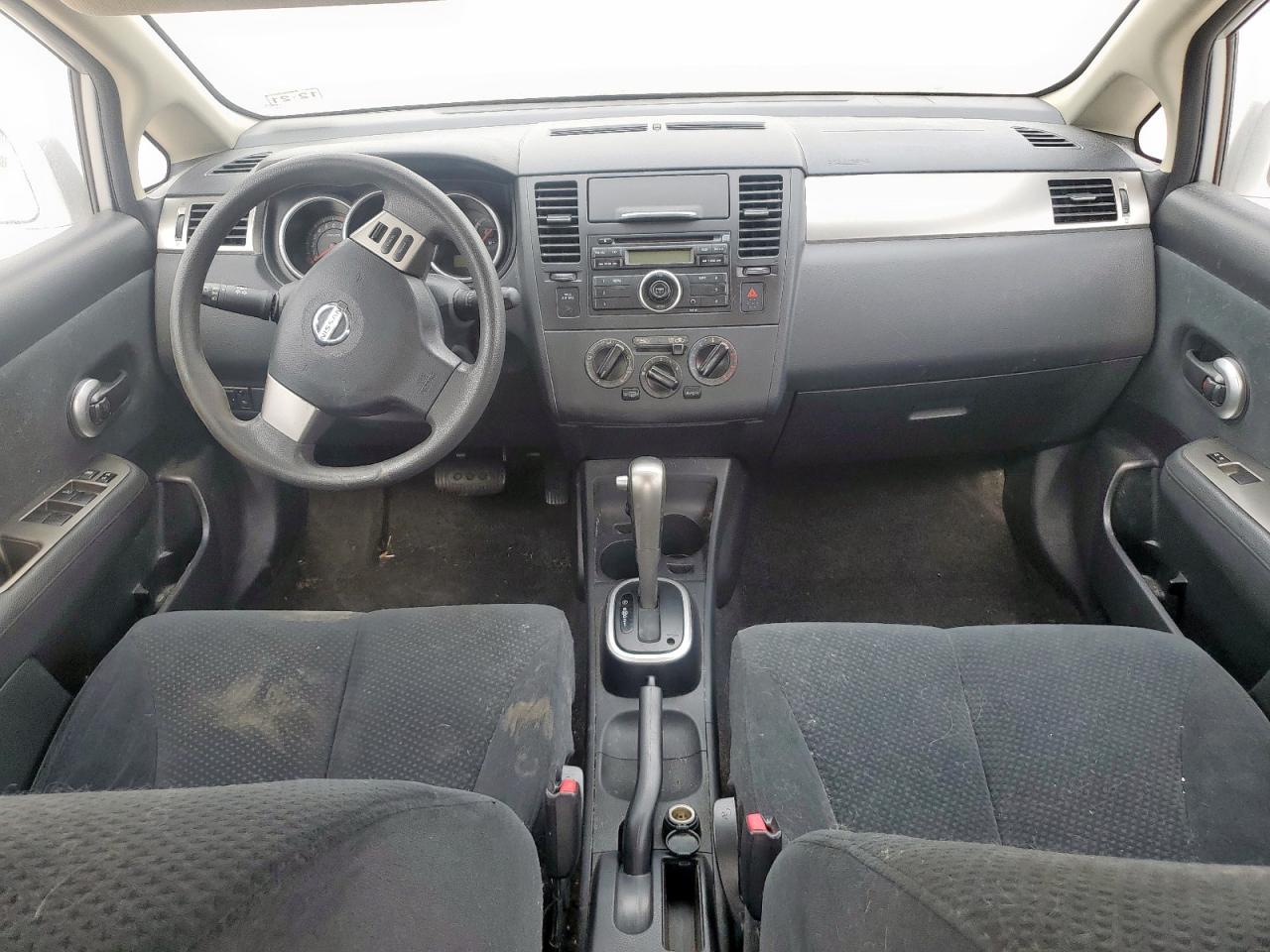 NISSAN VERSA 2010 — 9