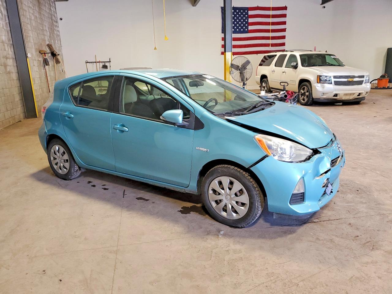 2013 TOYOTA PRIUS C TWO