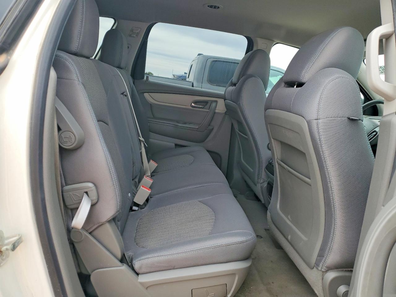 CHEVROLET TRAVERSE 2015 — 12