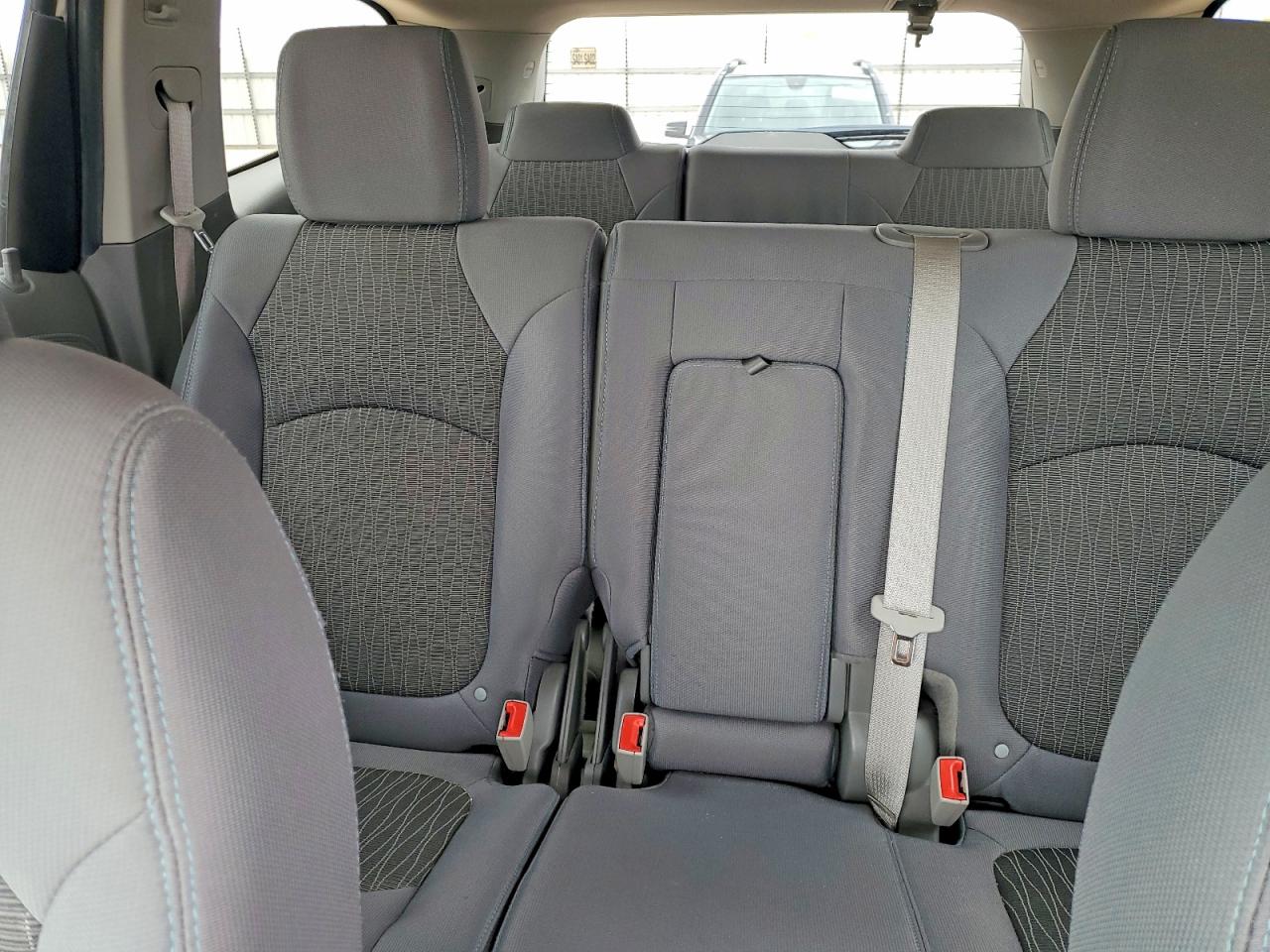 CHEVROLET TRAVERSE 2015 — 11