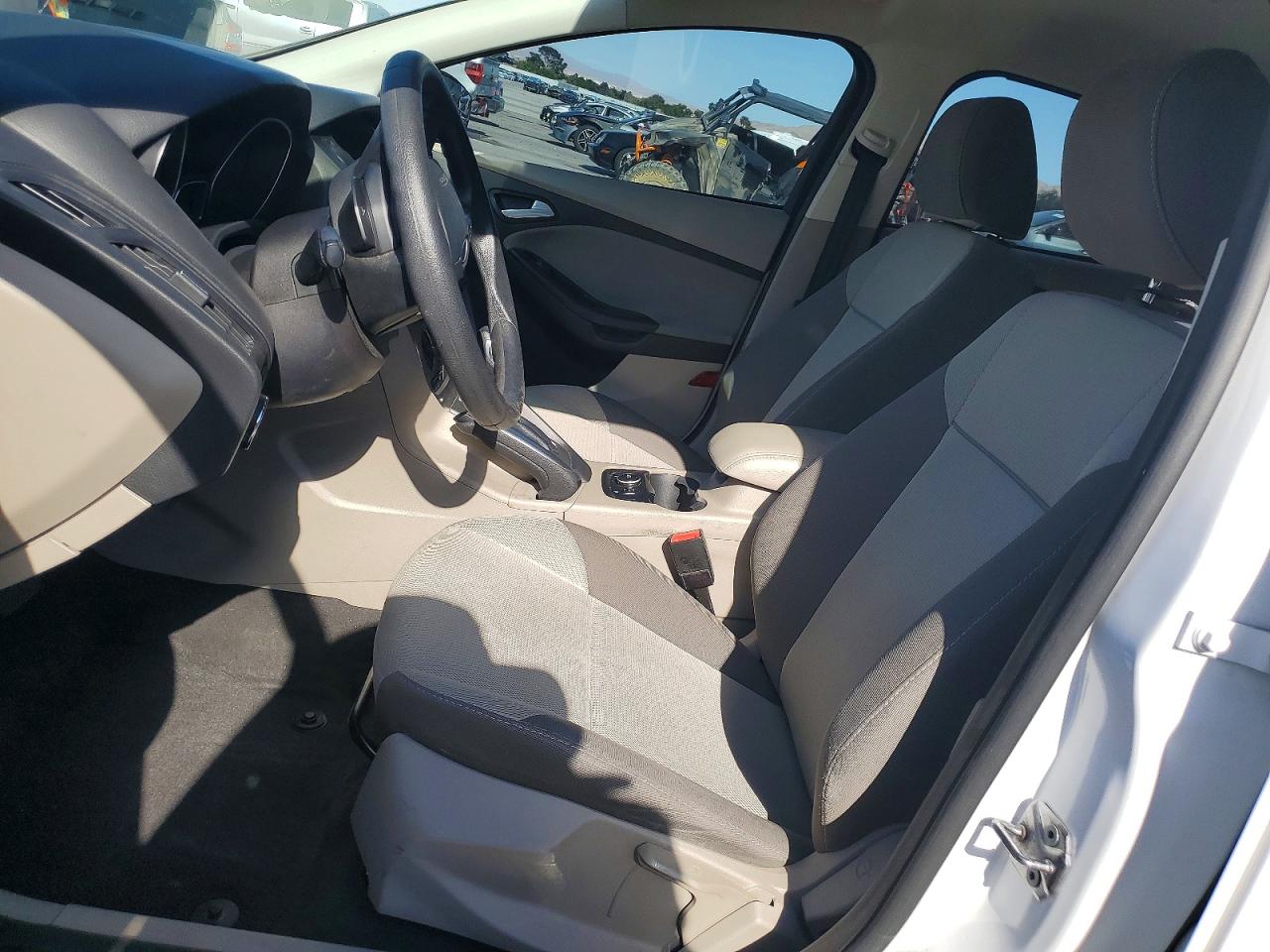 FORD FOCUS 2013 — 8