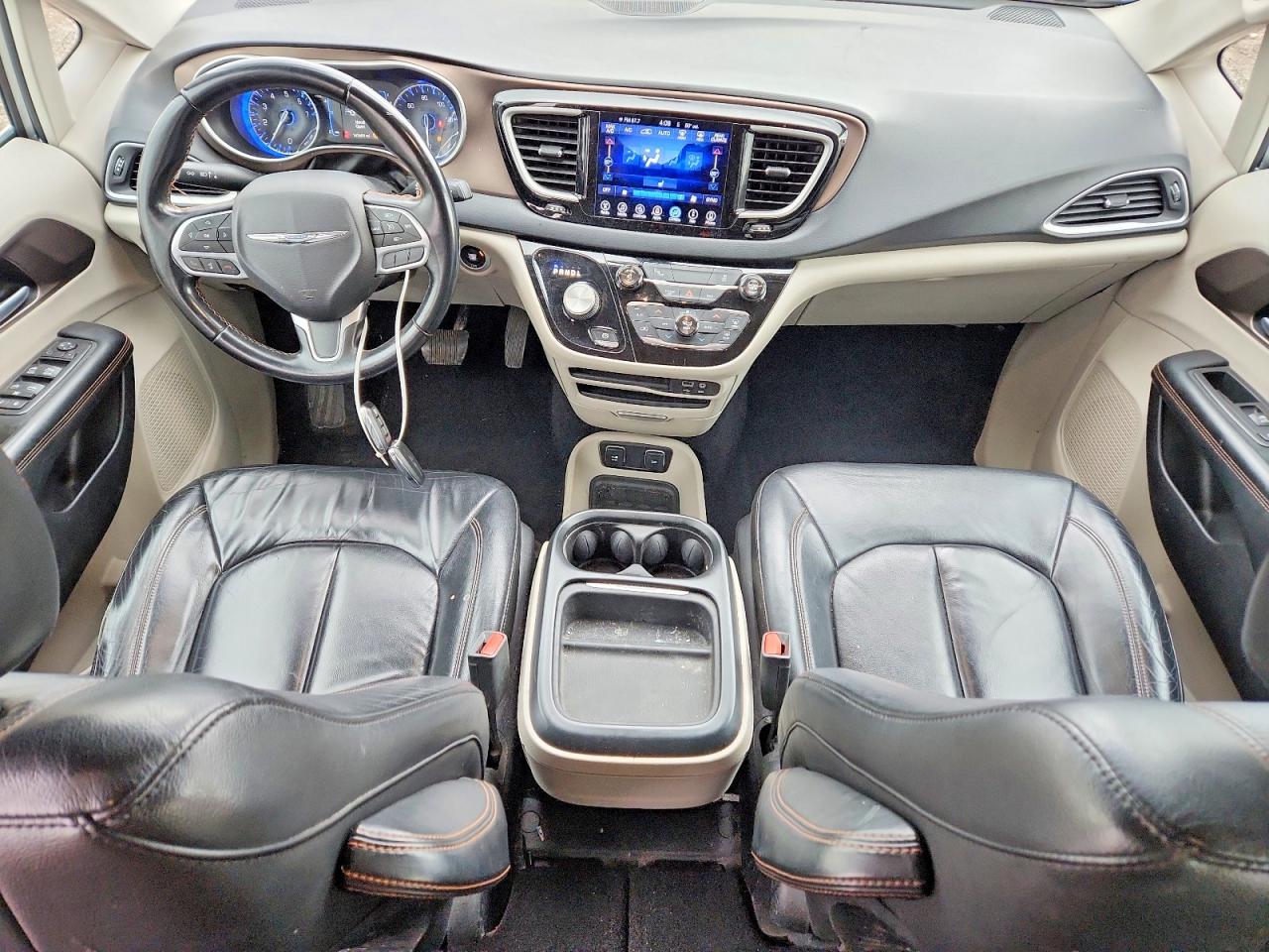 CHRYSLER PACIFICA 2017 — 9