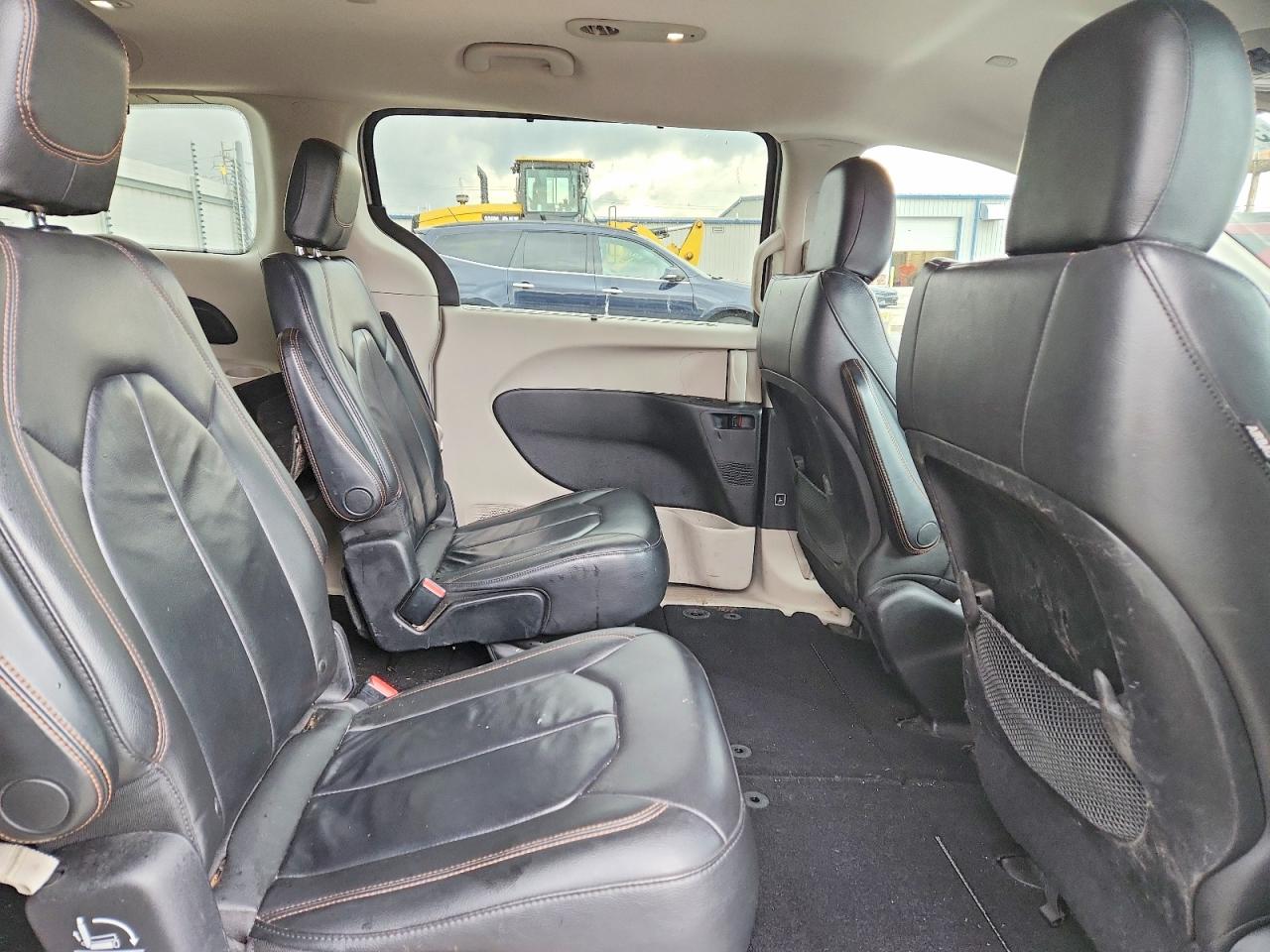 CHRYSLER PACIFICA 2017 — 12