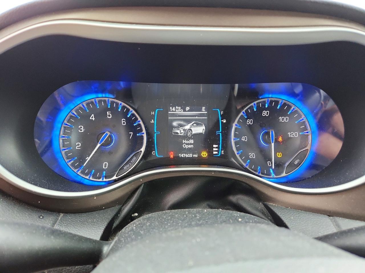 CHRYSLER PACIFICA 2017 — 10