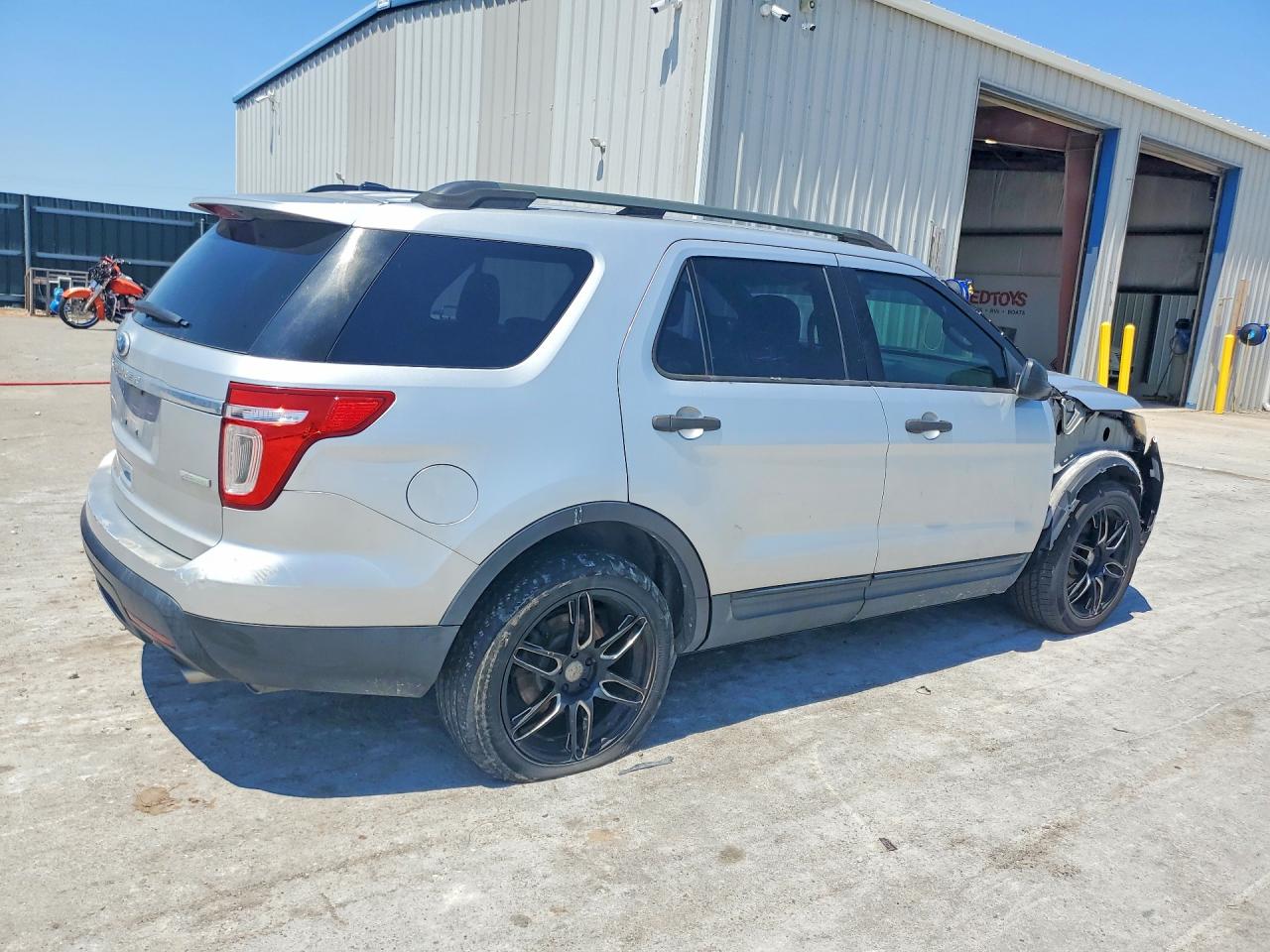 FORD EXPLORER 2012 — 4