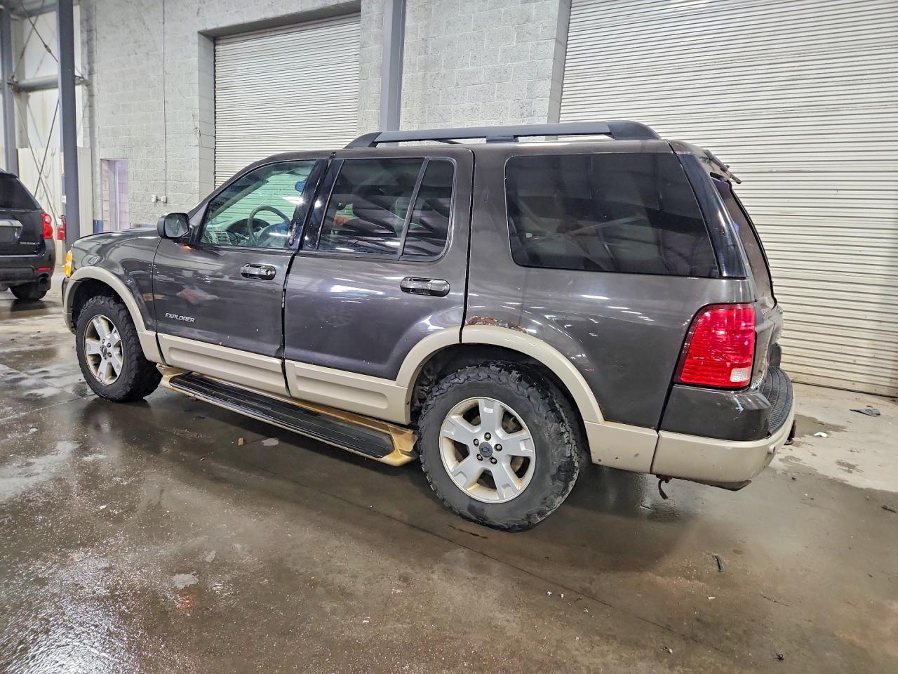 FORD EXPLORER 2005 — 3