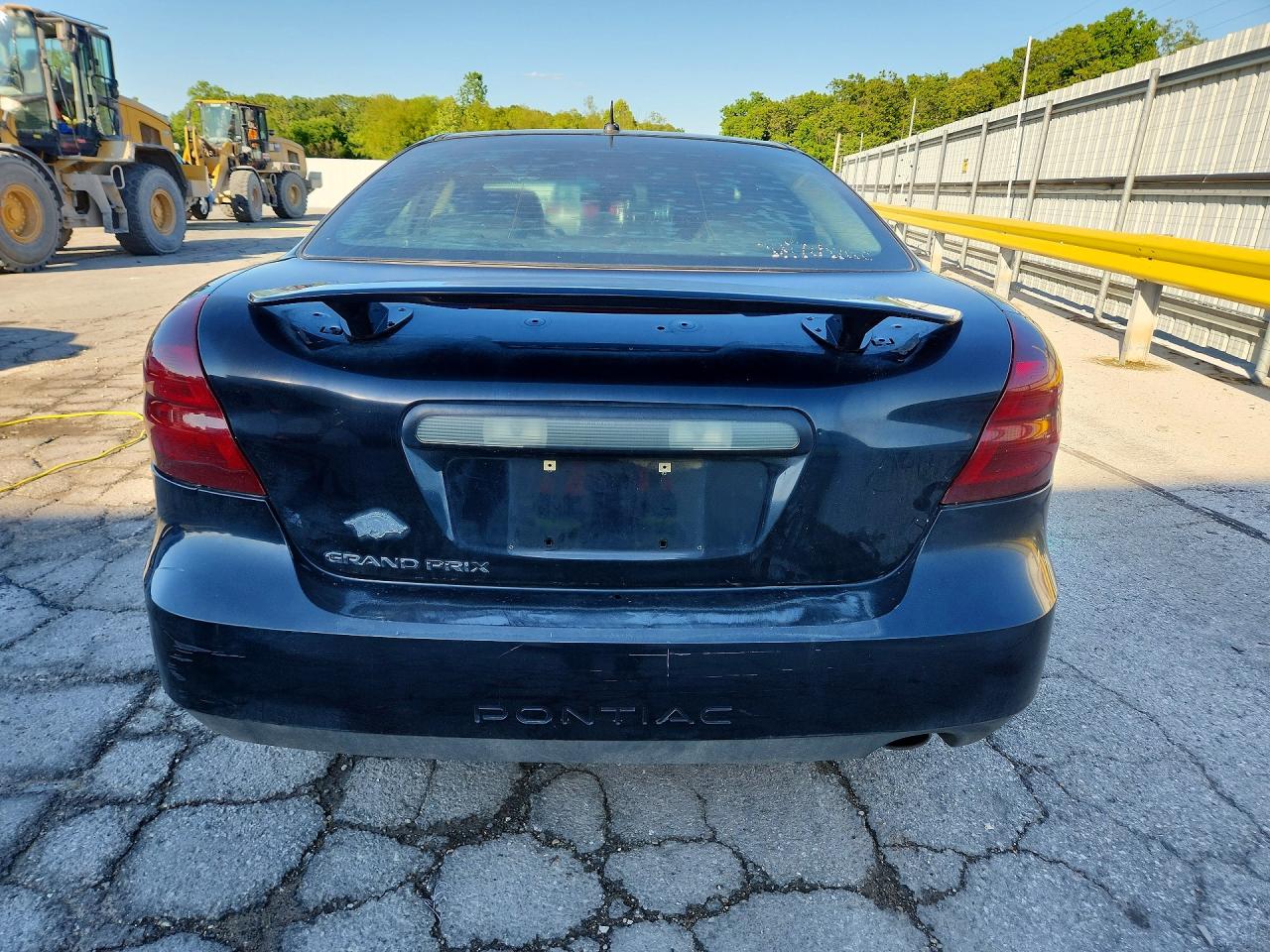 PONTIAC GRAND PRIX 2006 — 7