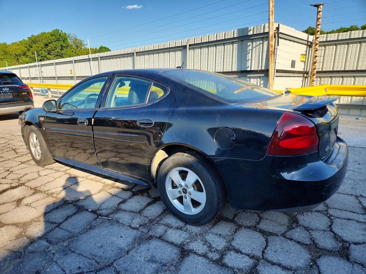 PONTIAC GRAND PRIX 2006 — 3