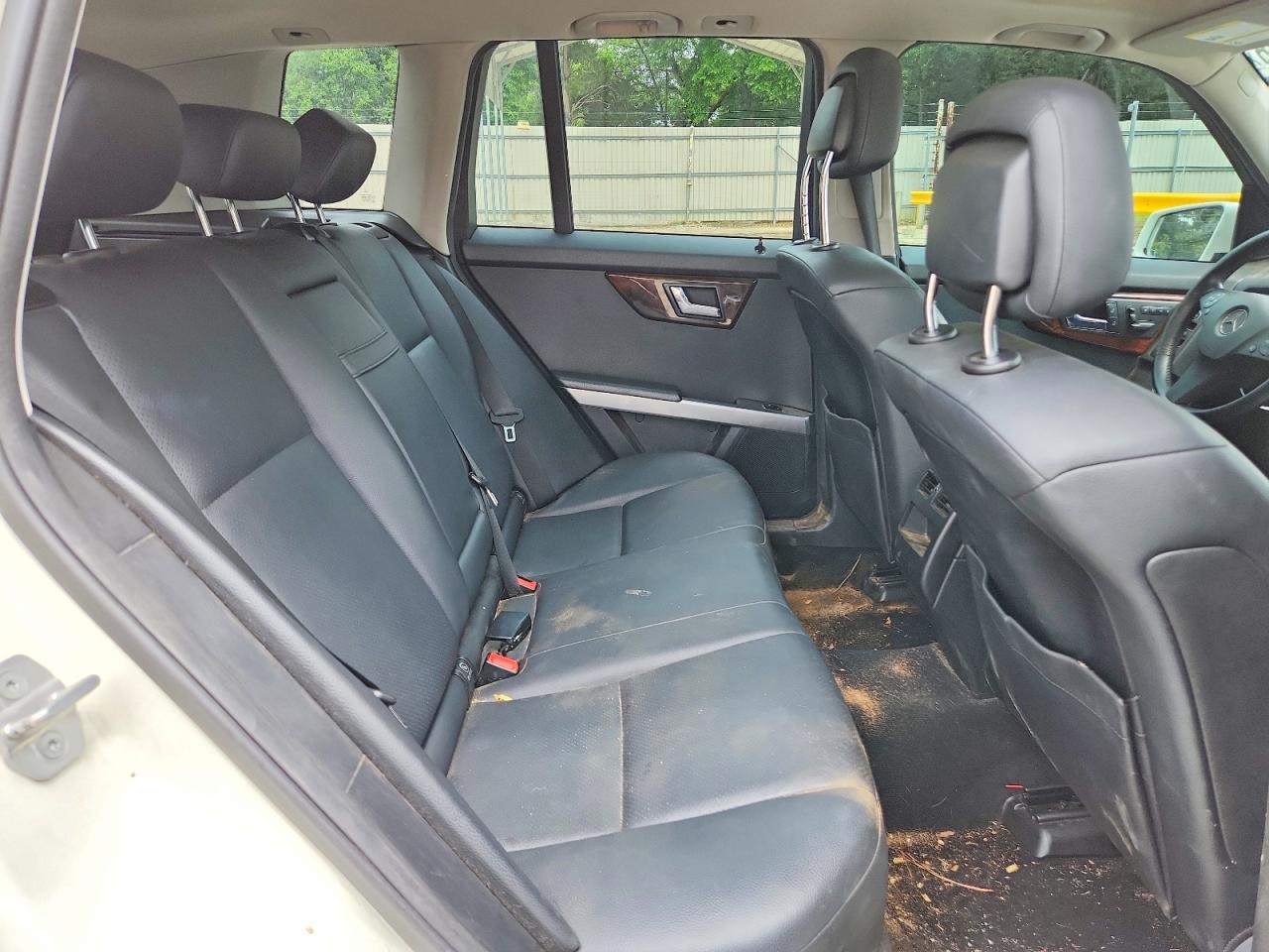 MERCEDES-BENZ GLK 2011 — 12
