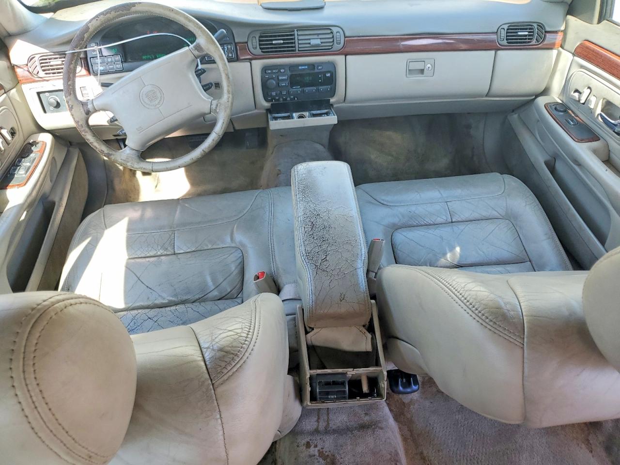 CADILLAC DEVILLE 1999 — 9