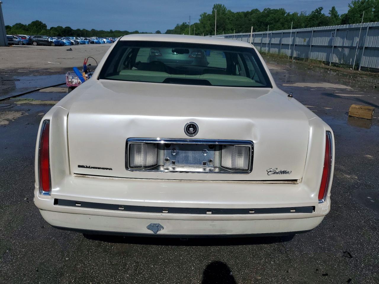 CADILLAC DEVILLE 1999 — 7