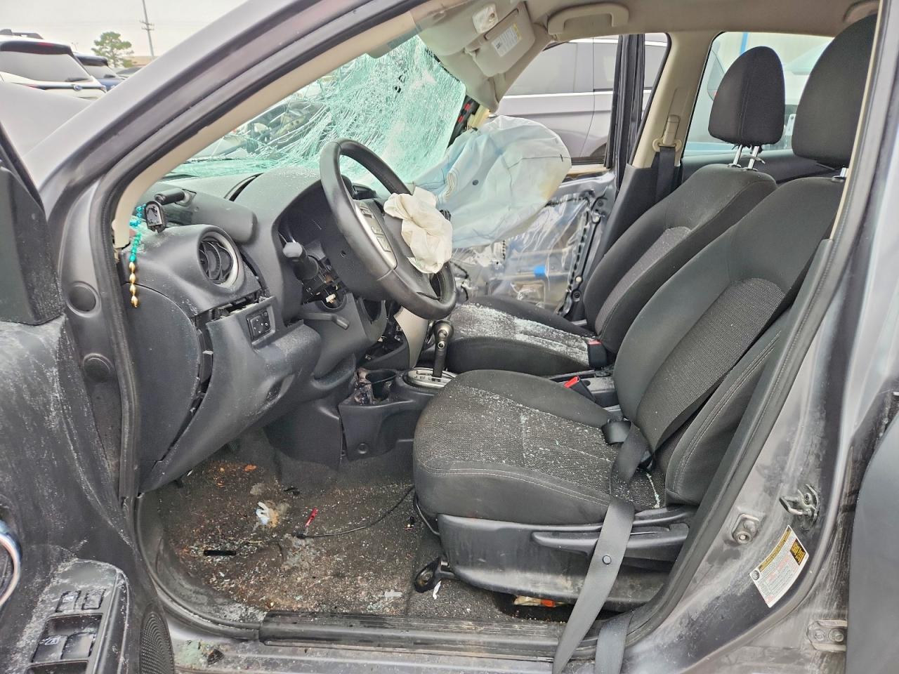 NISSAN VERSA 2019 — 8