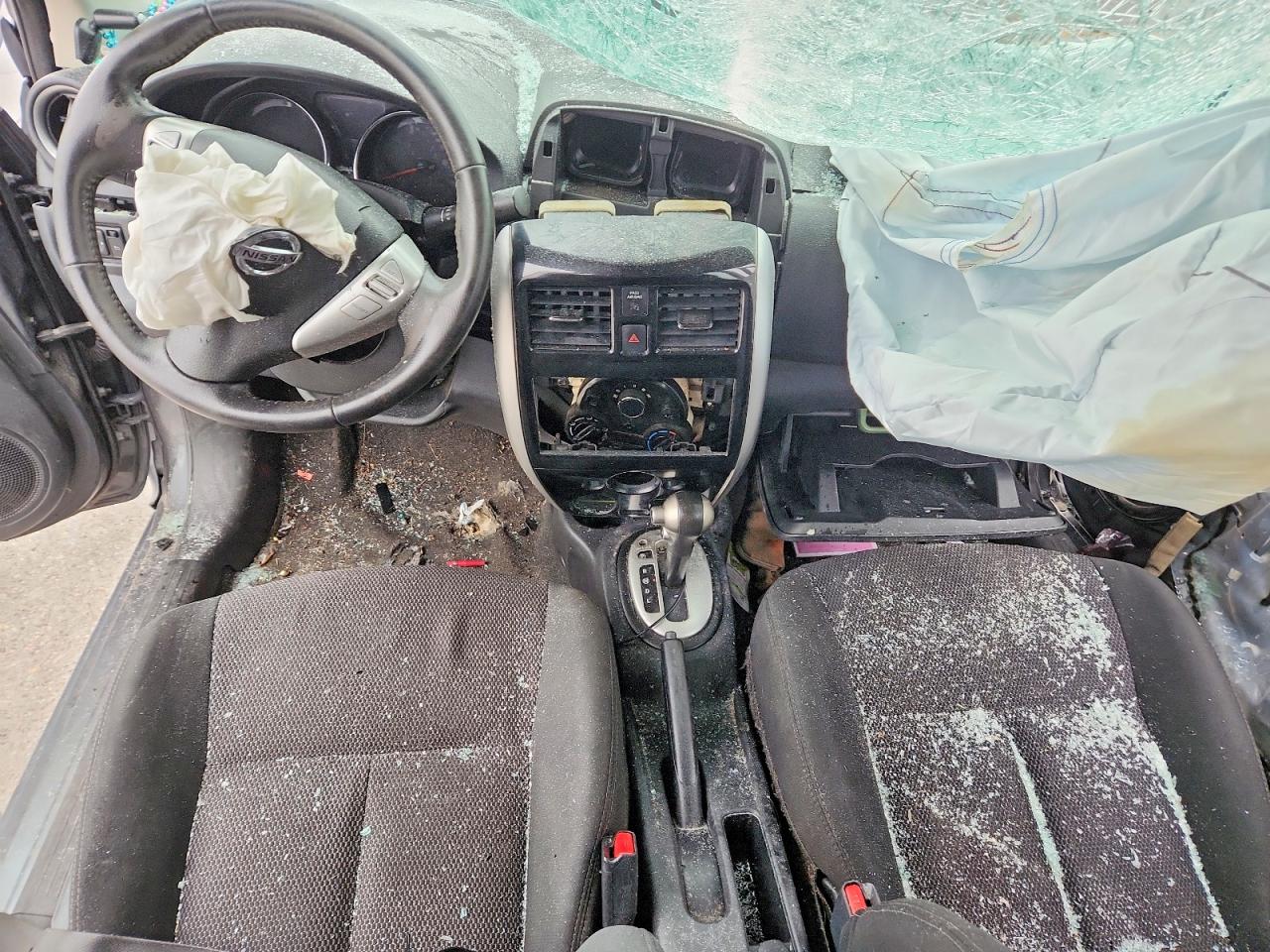 NISSAN VERSA 2019 — 9