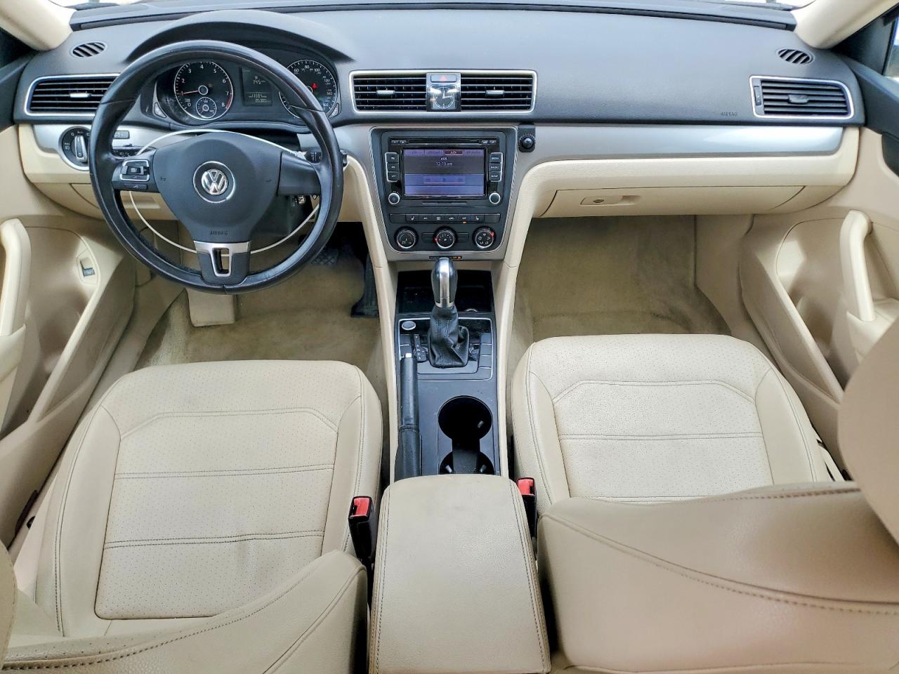 VOLKSWAGEN PASSAT 2015 — 9