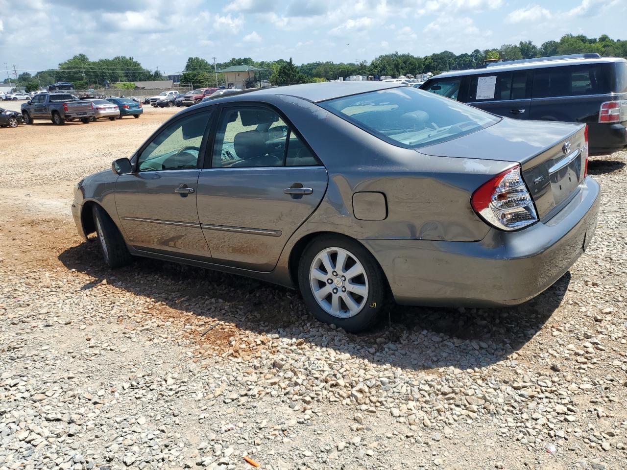 TOYOTA CAMRY 2002 — 3