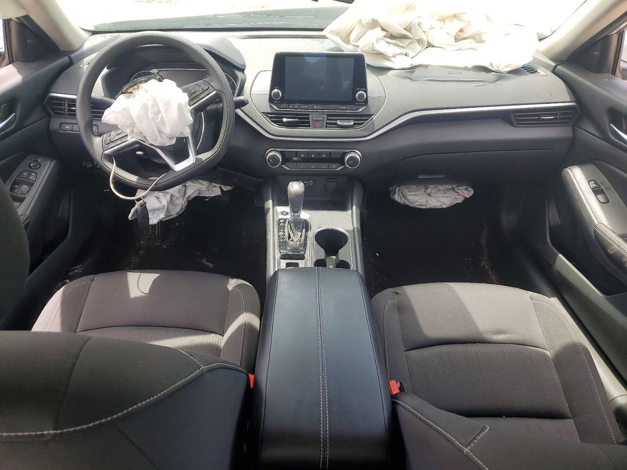 NISSAN ALTIMA 2022 — 9