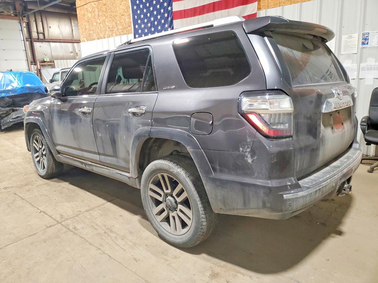 TOYOTA 4RUNNER 2017 — 3