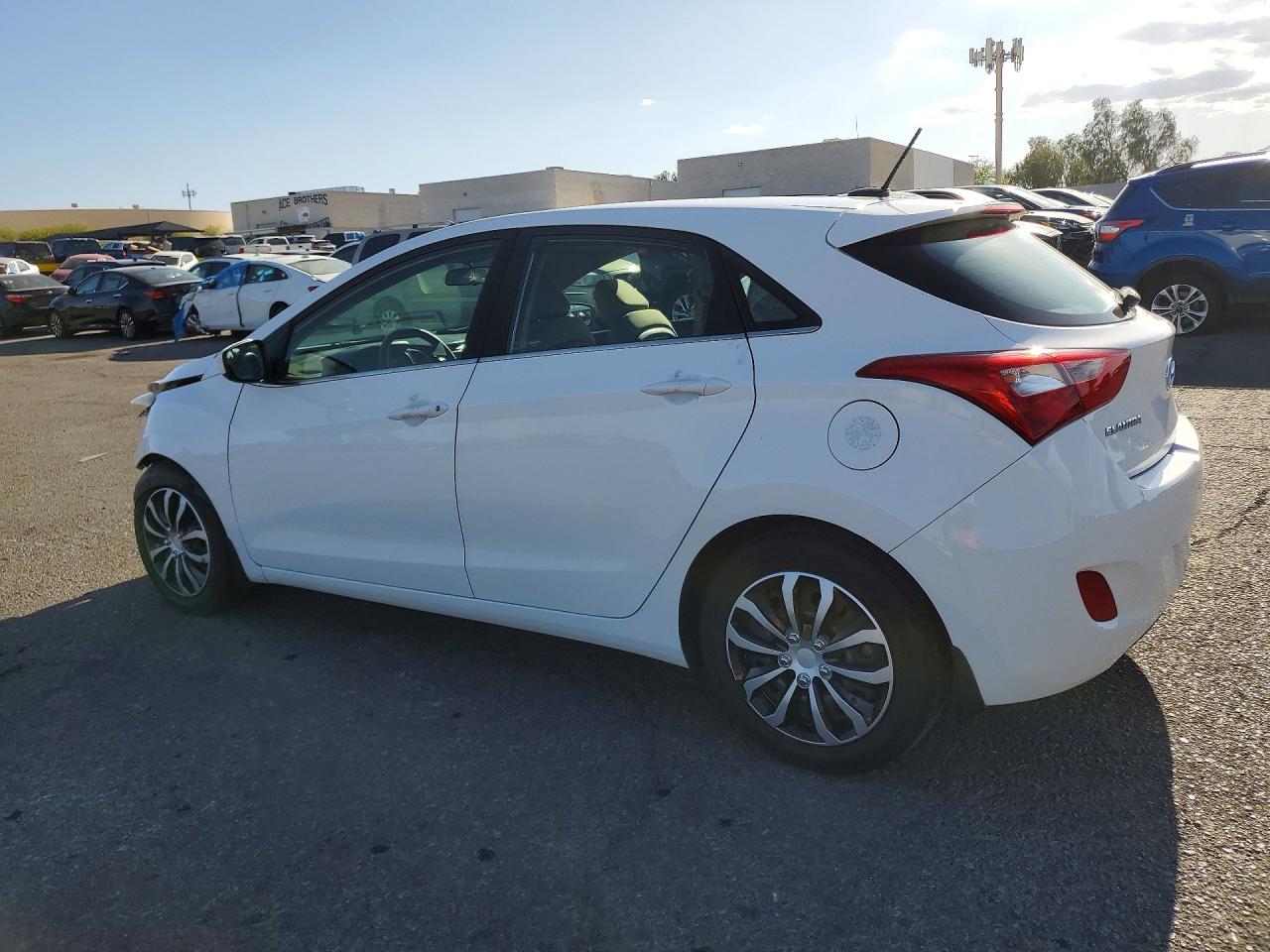HYUNDAI ELANTRA GT 2017 — 3