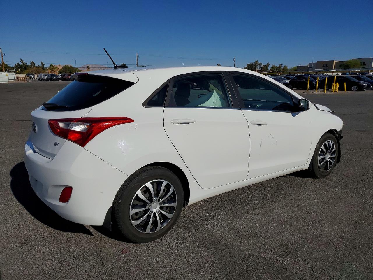 HYUNDAI ELANTRA GT 2017 — 4