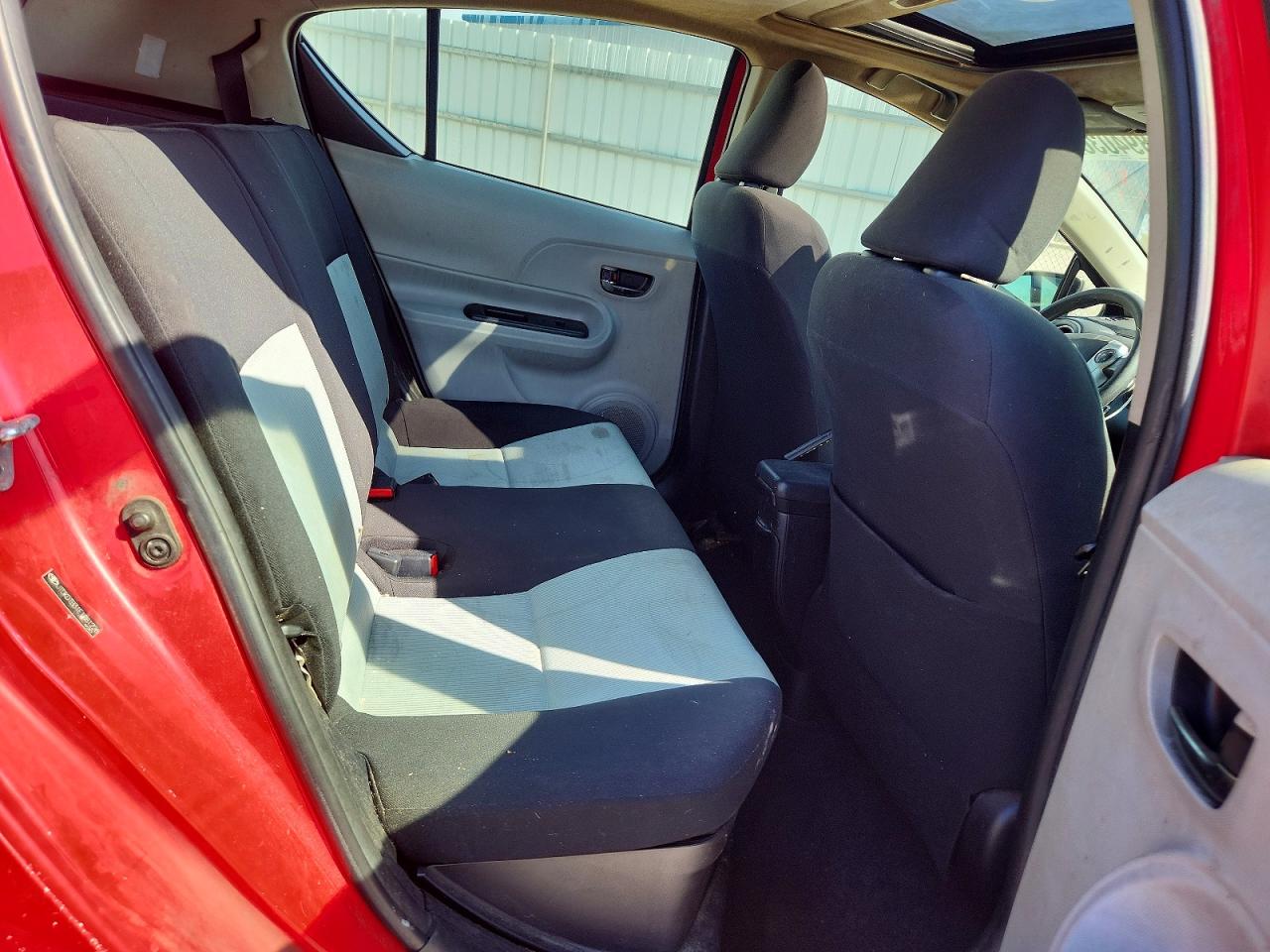 TOYOTA PRIUS C 2014 — 11