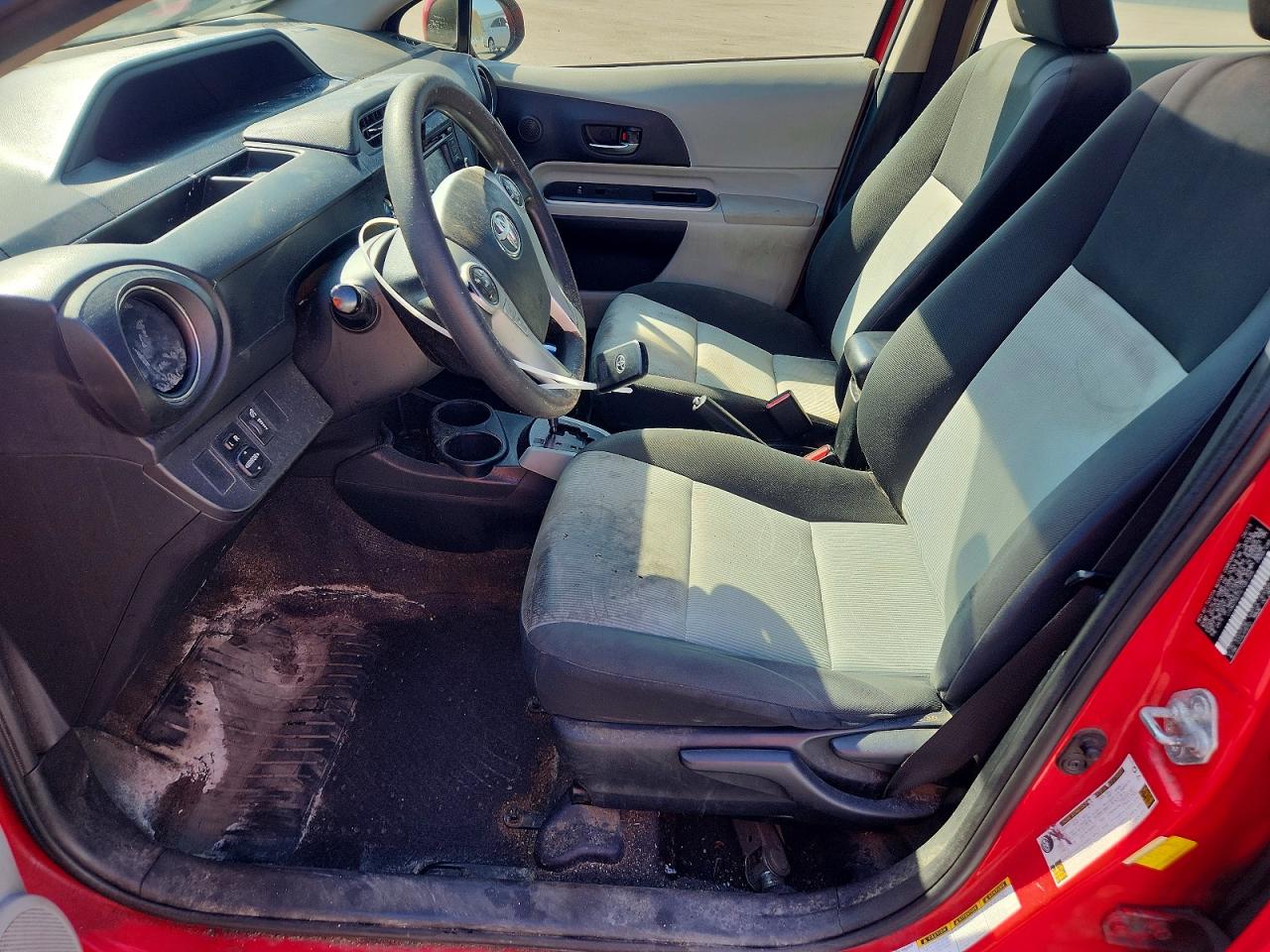 TOYOTA PRIUS C 2014 — 8