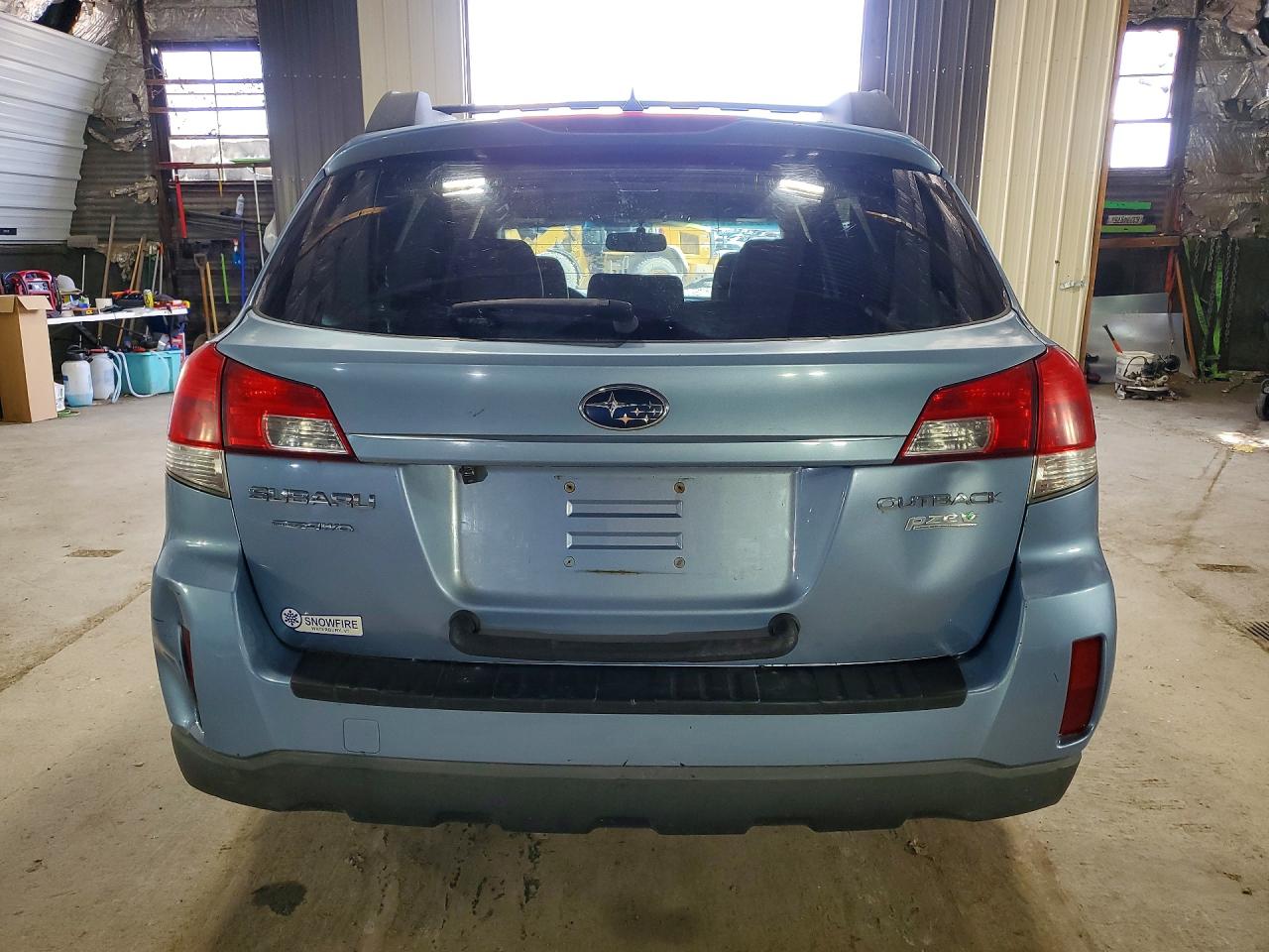 SUBARU OUTBACK 2011 — 7