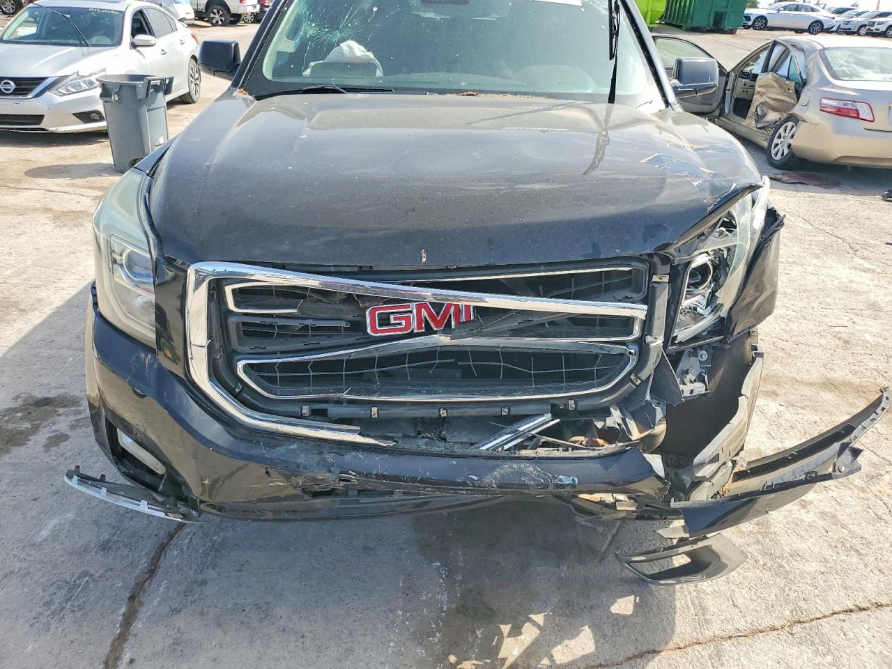 GMC YUKON 2016 — 13