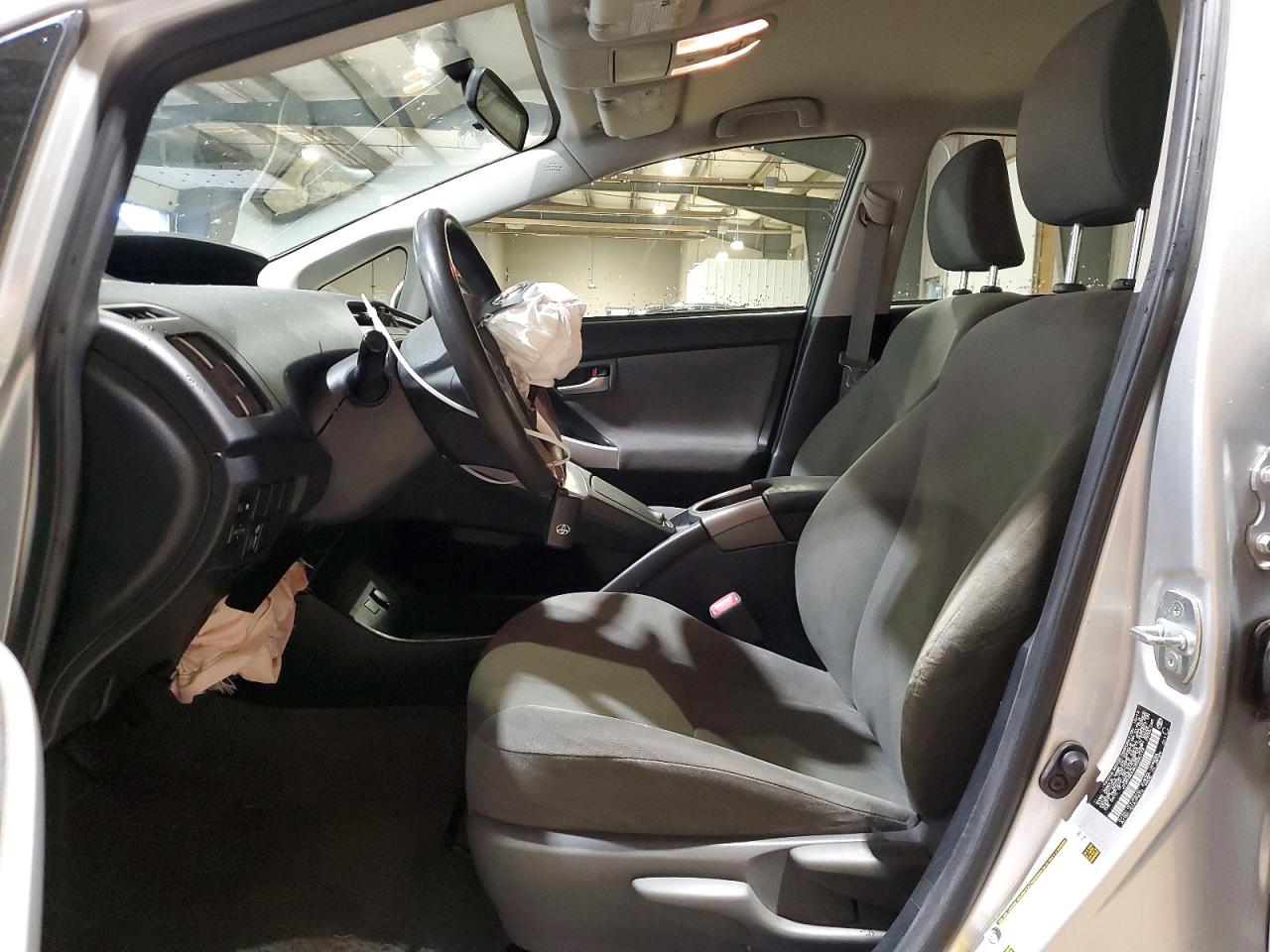 TOYOTA PRIUS 2013 — 8