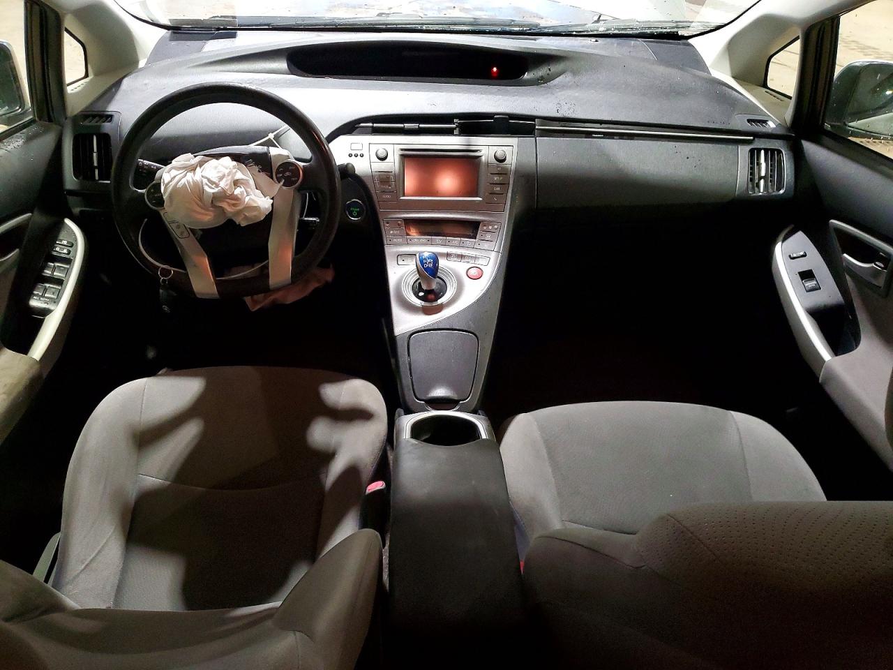 TOYOTA PRIUS 2013 — 9