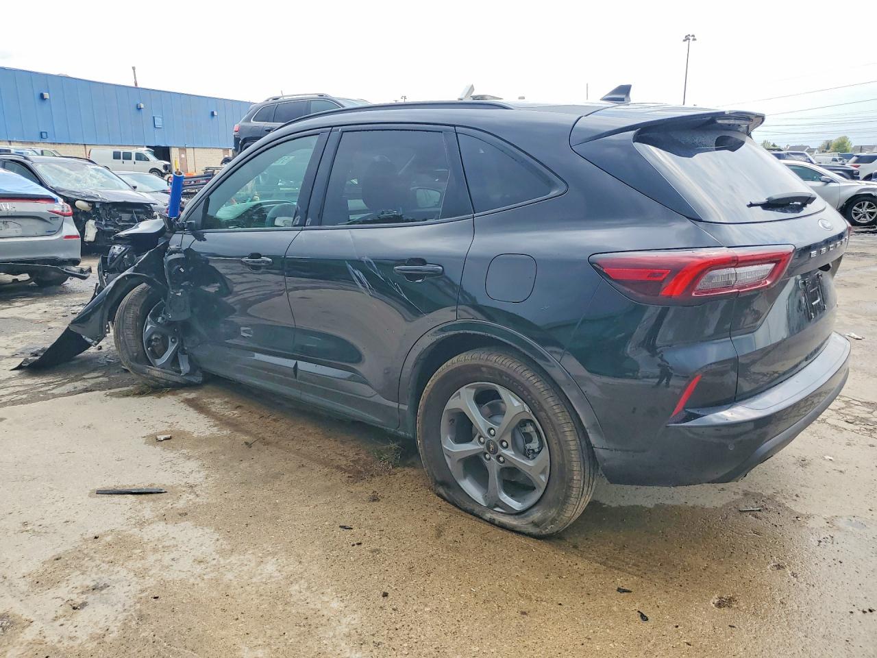 FORD ESCAPE 2023 — 3