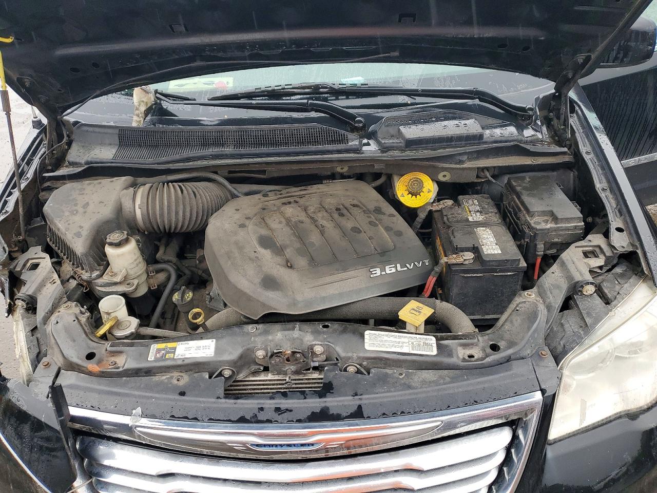 CHRYSLER TOWN & COUNTRY 2014 — 13