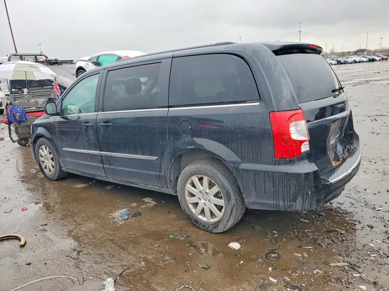 CHRYSLER TOWN & COUNTRY 2014 — 3