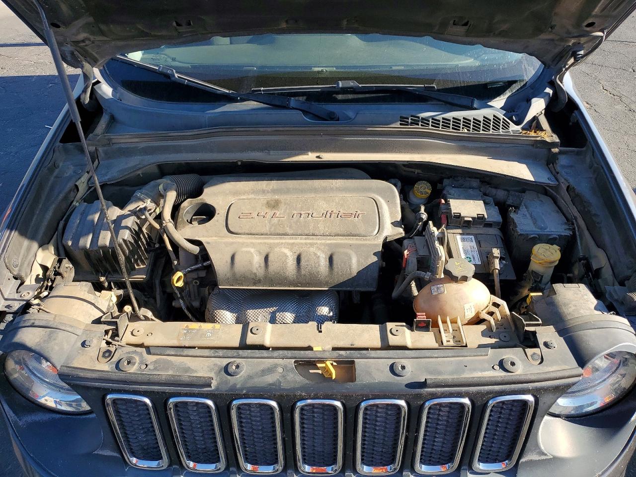 JEEP RENEGADE 2017 — 12