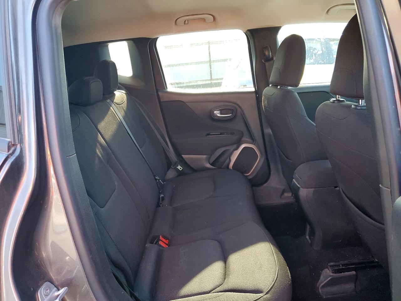 JEEP RENEGADE 2017 — 11