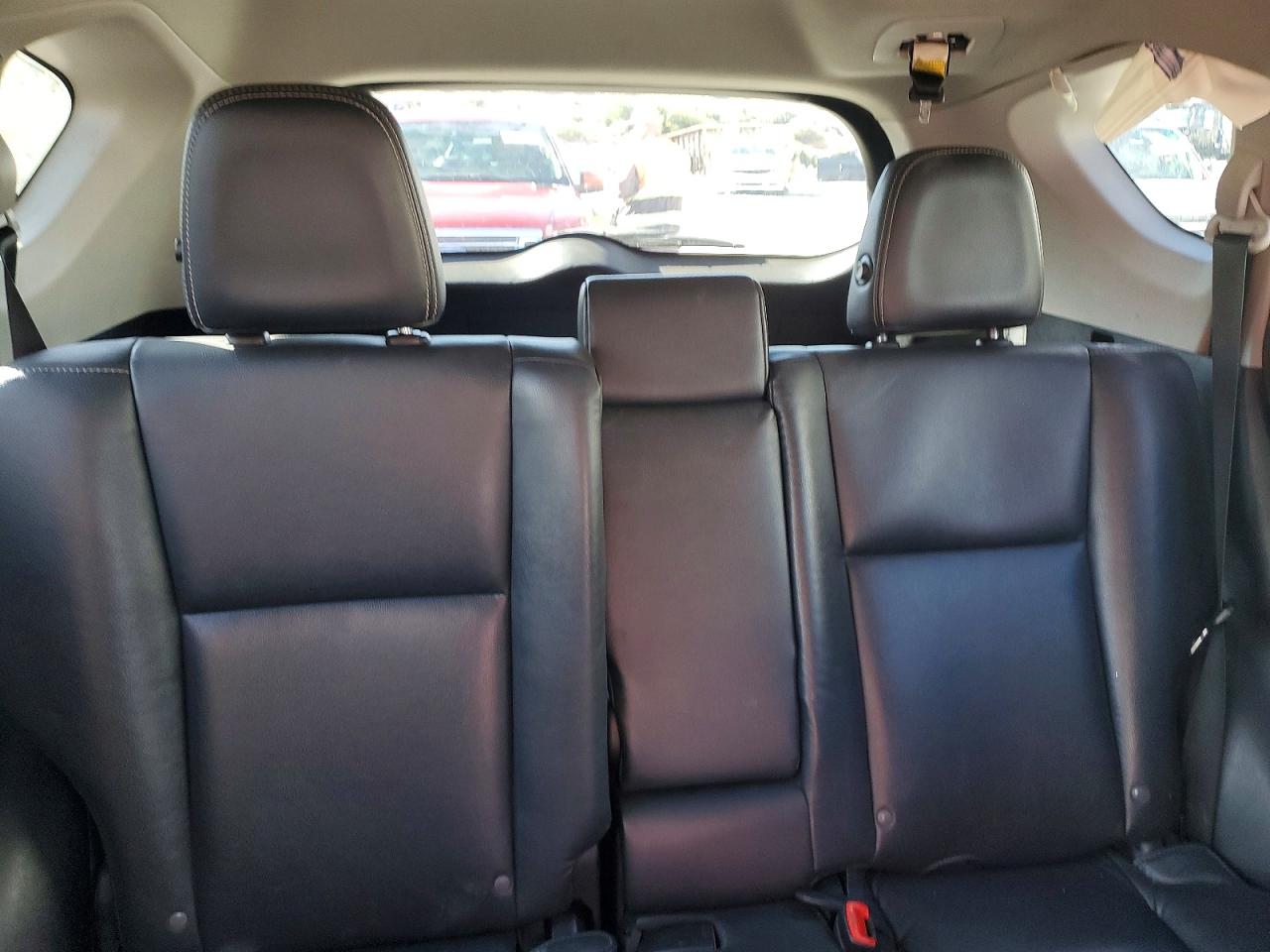 TOYOTA RAV4 2015 — 11