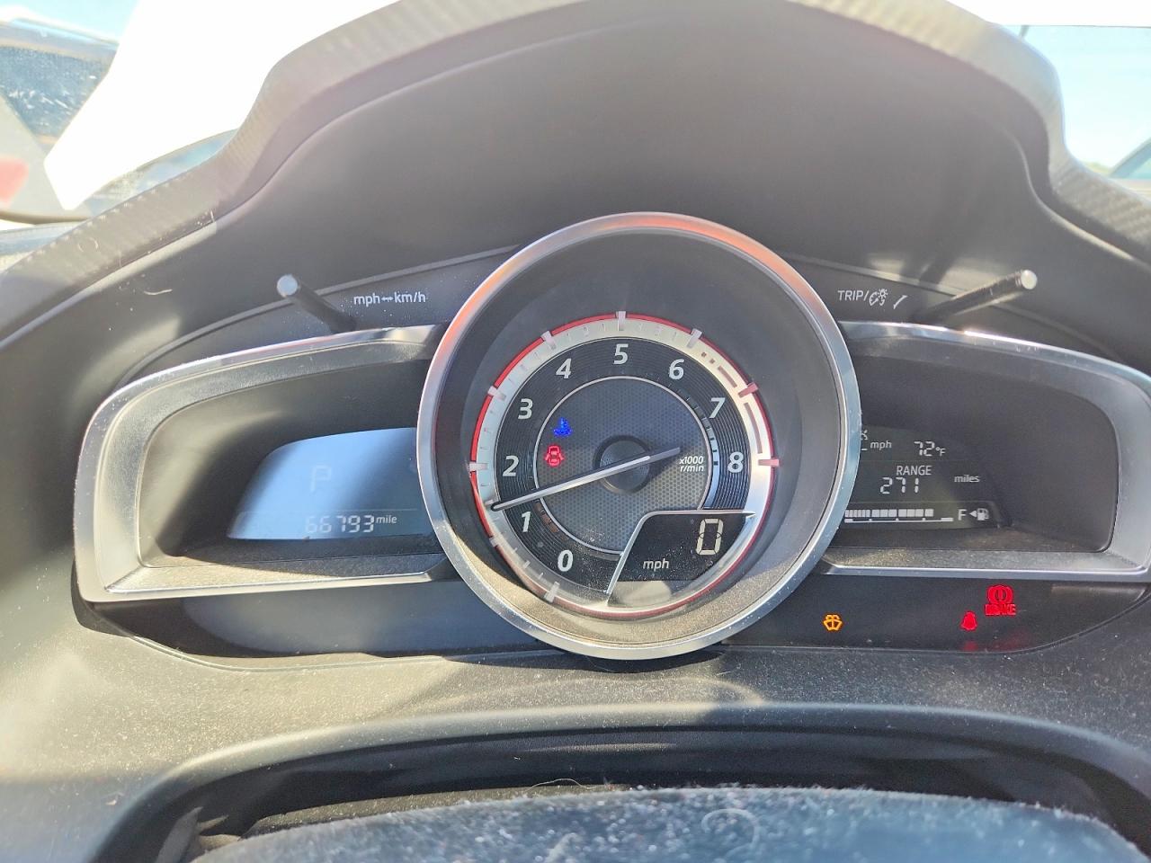 MAZDA 3 2016 — 10
