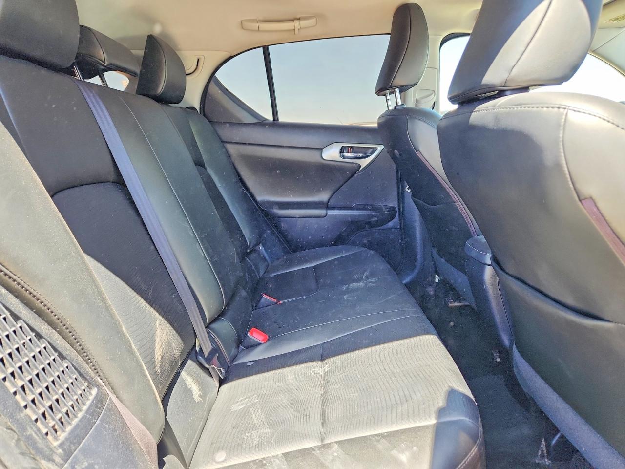 LEXUS CT 2012 — 11