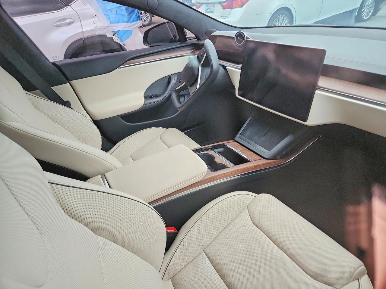 TESLA MODEL S 2021 — 9