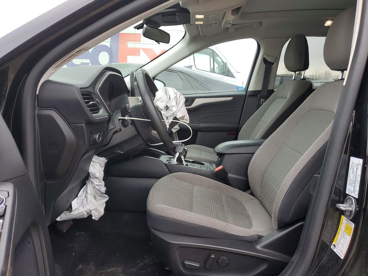 FORD ESCAPE 2022 — 8