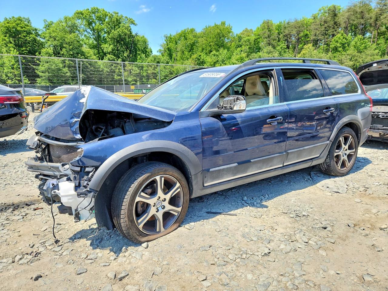 VOLVO XC70 2012 — 2