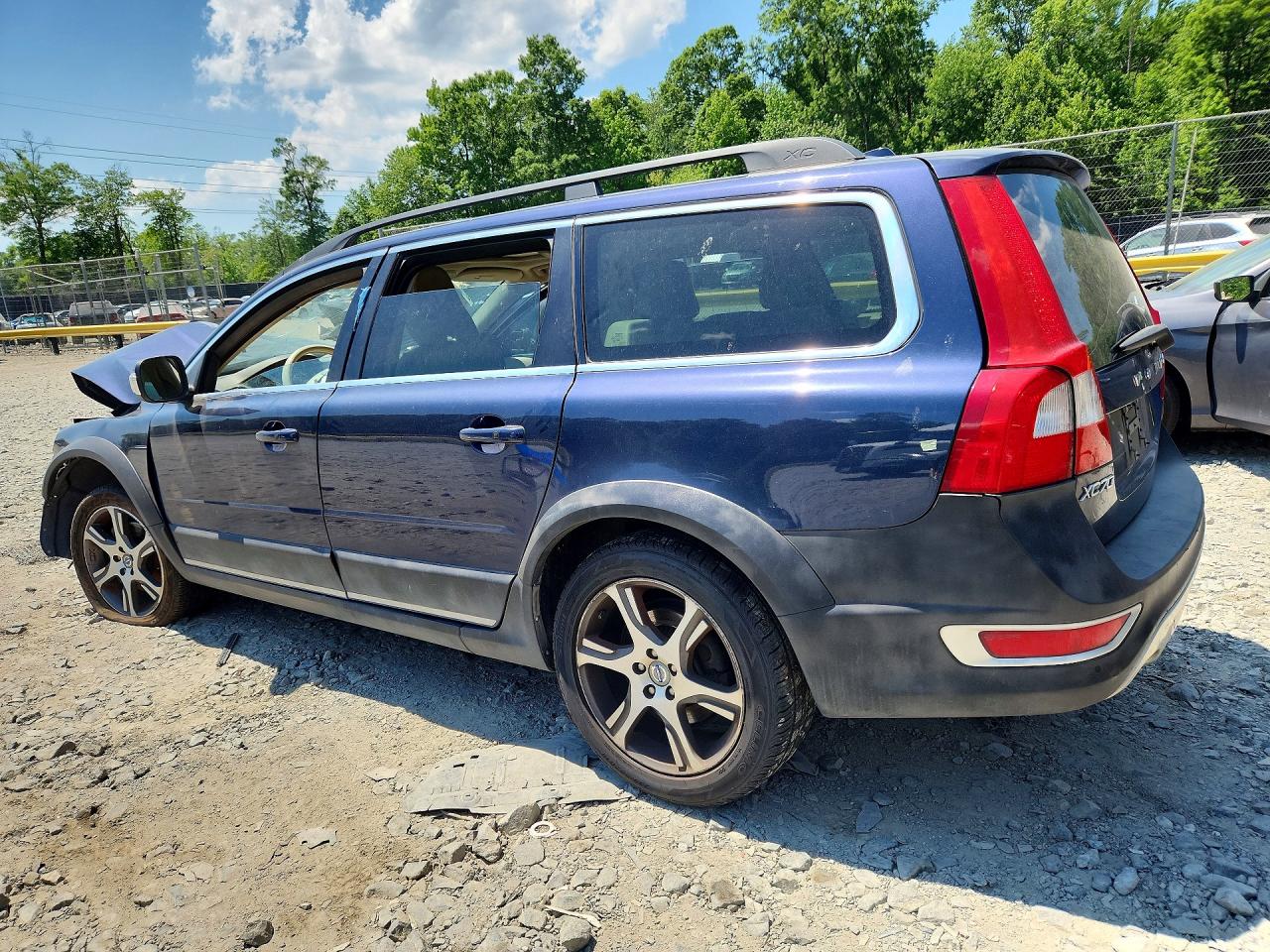 VOLVO XC70 2012 — 3