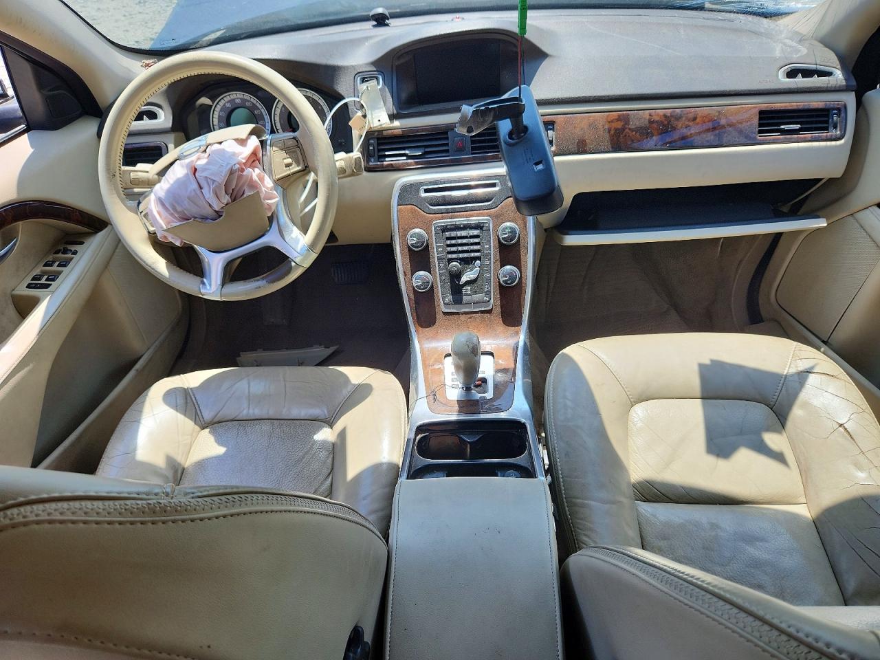 VOLVO XC70 2012 — 9