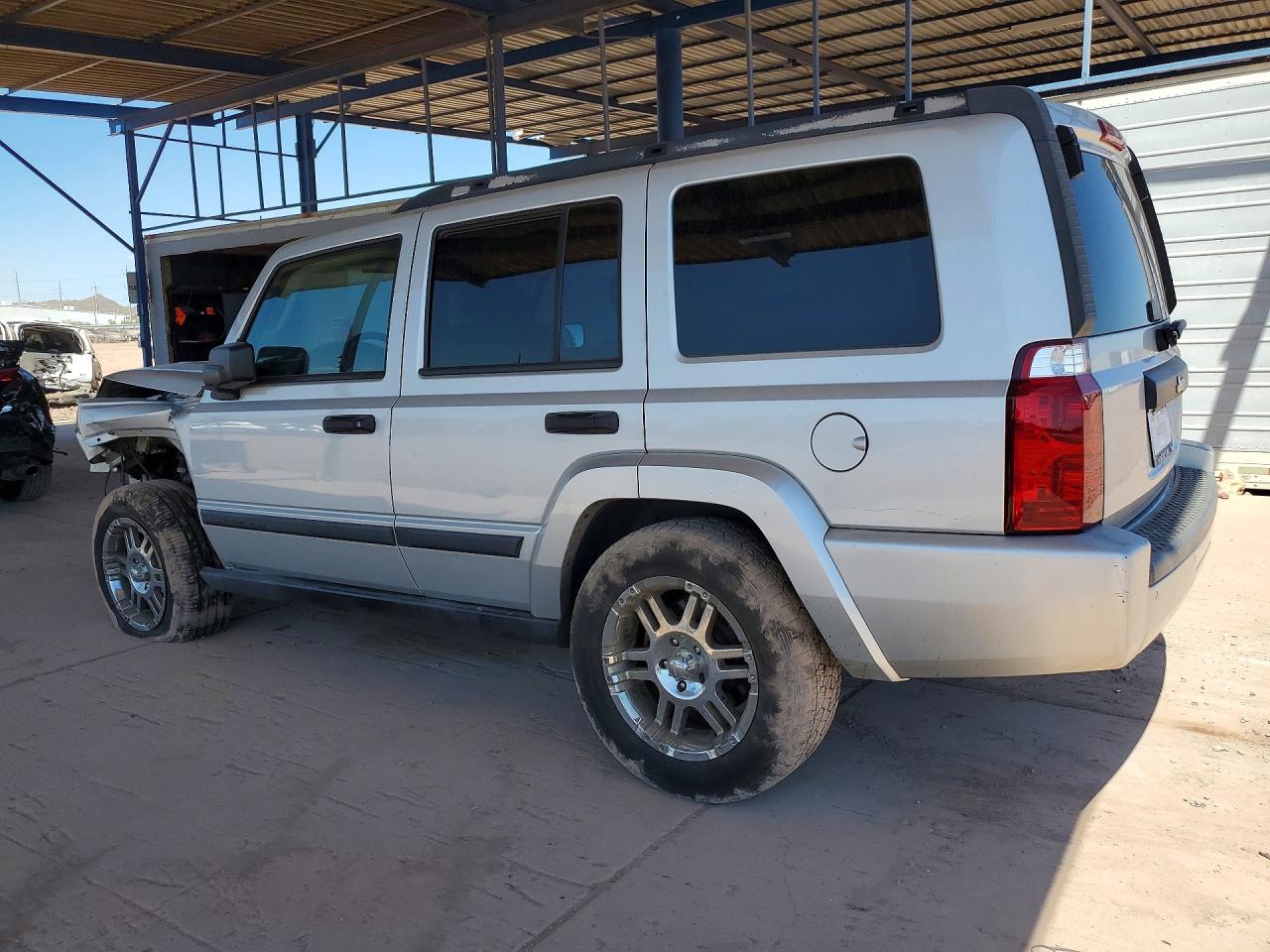 JEEP COMMANDER 2006 — 3