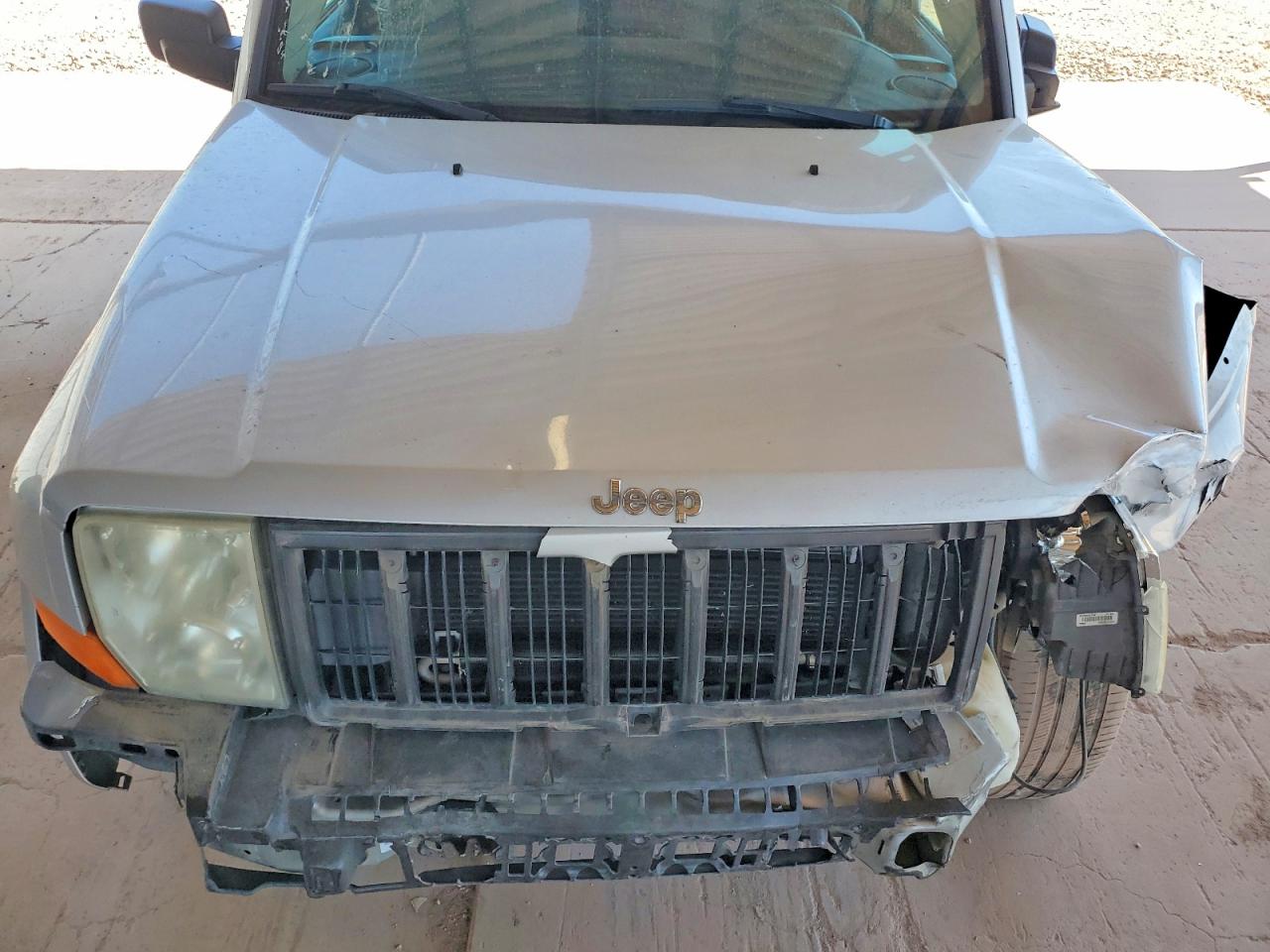 JEEP COMMANDER 2006 — 13