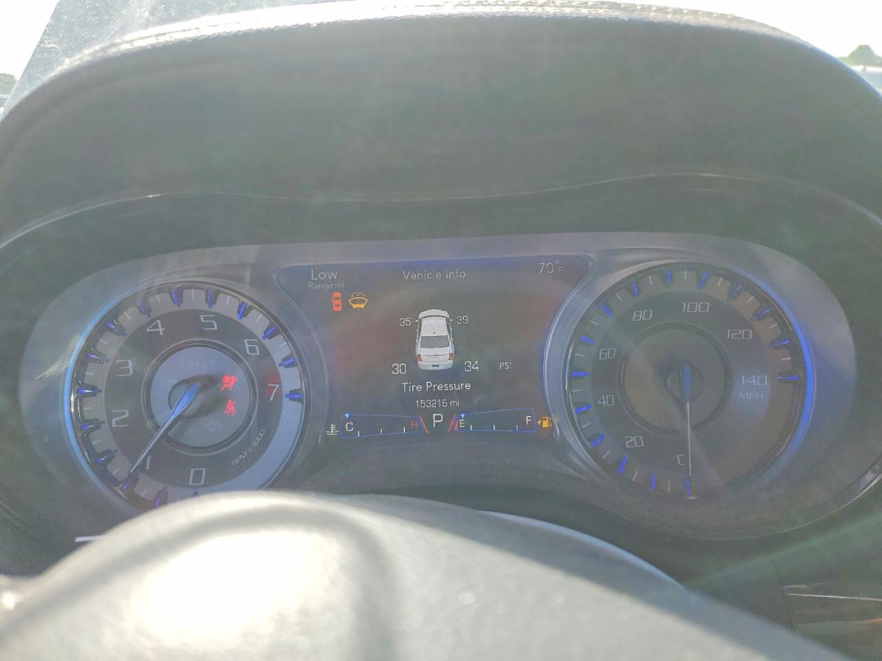 CHRYSLER 300 2017 — 10