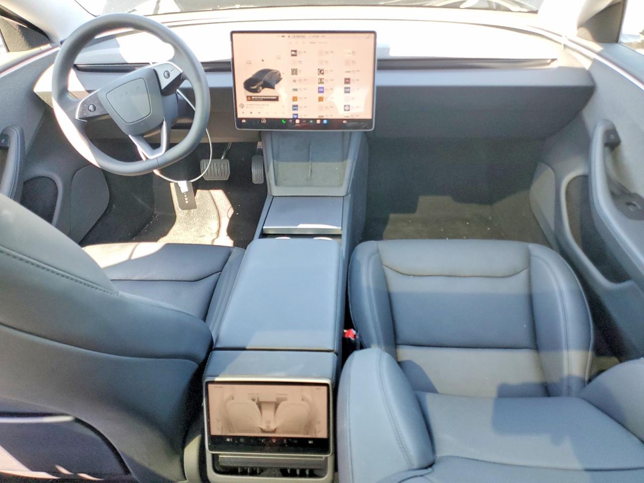 TESLA MODEL 3 2024 — 9