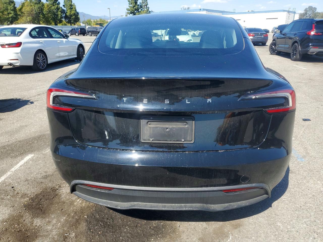 TESLA MODEL 3 2024 — 7