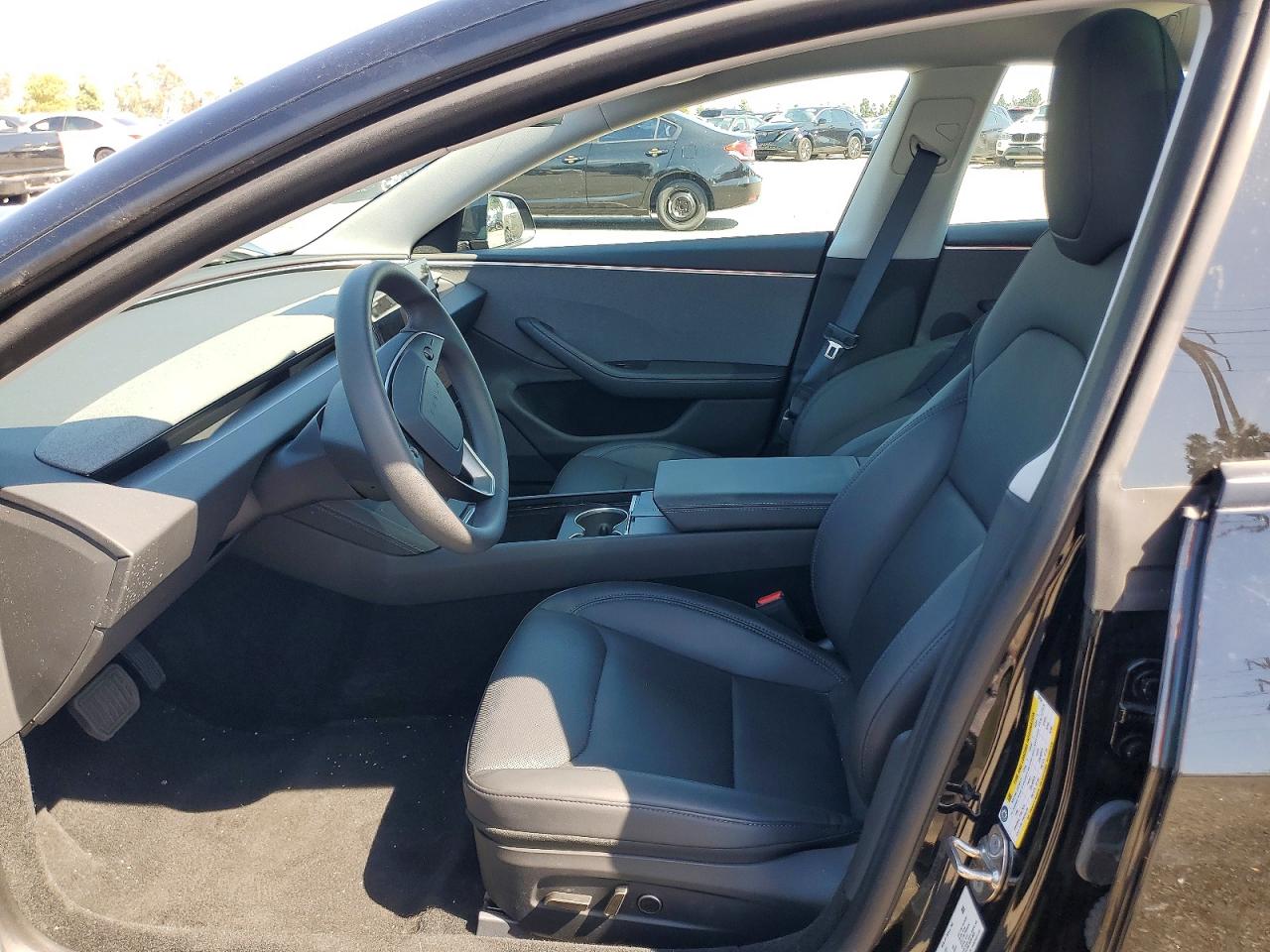 TESLA MODEL 3 2024 — 8